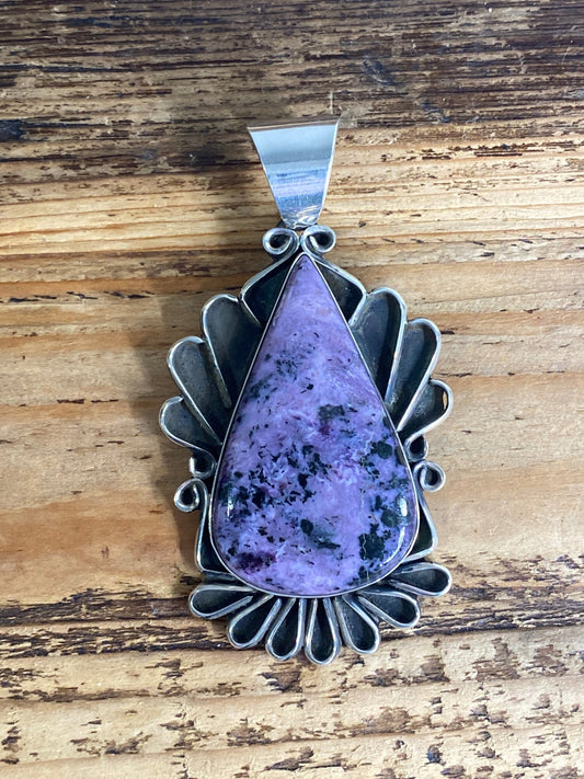 Charoite Pendant by Medru (Santo Domingo Pueblo artist) - Echo Canyon Collective